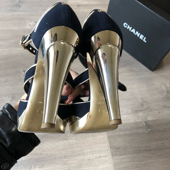 CHANEL NAVY CANVAS PEEP TOE - Picture 5 of 7